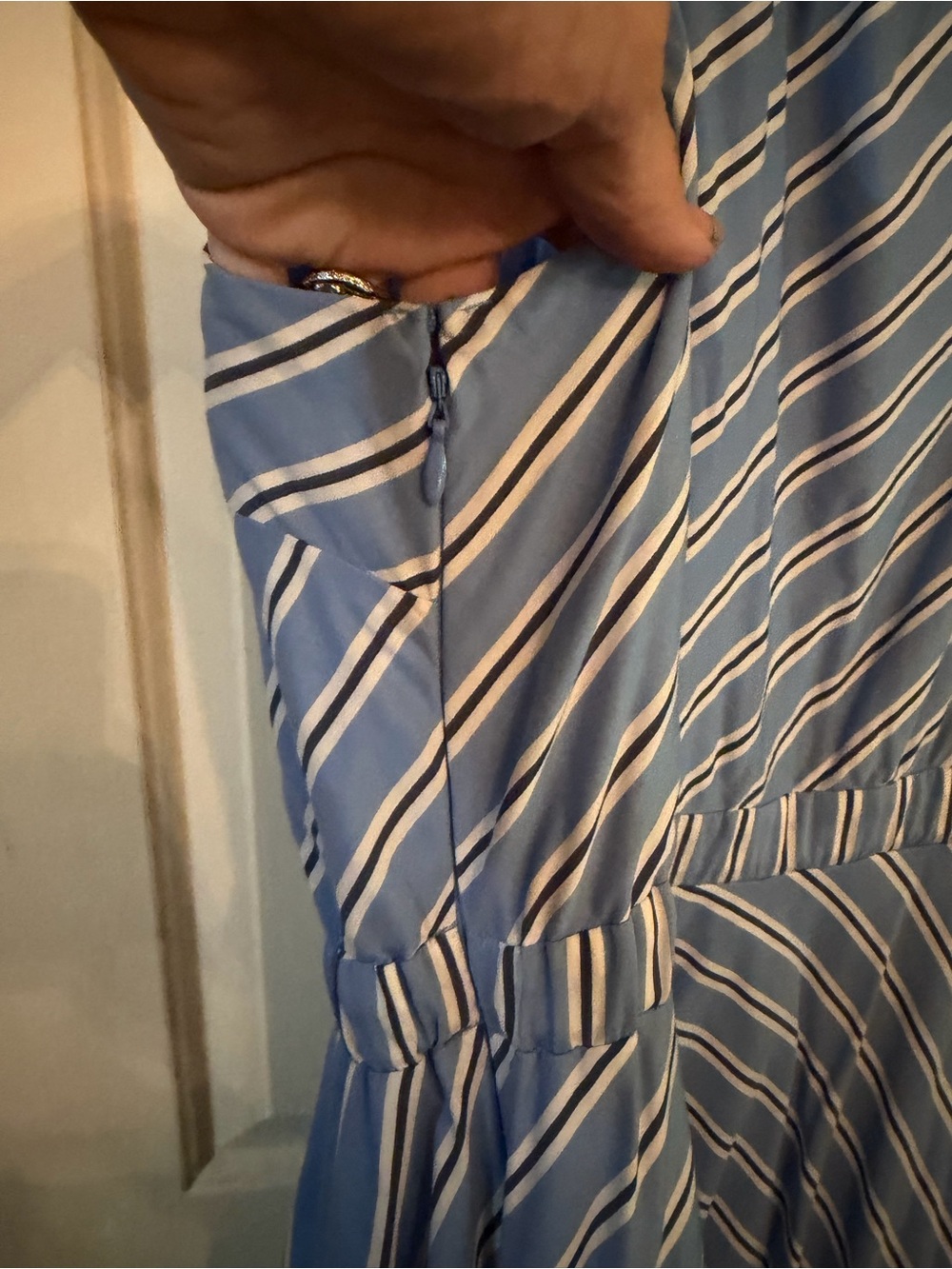 ⭐️2/25$ Office Glam! Blue Striped woman’s Dress with Bow - Picture 6 of 10